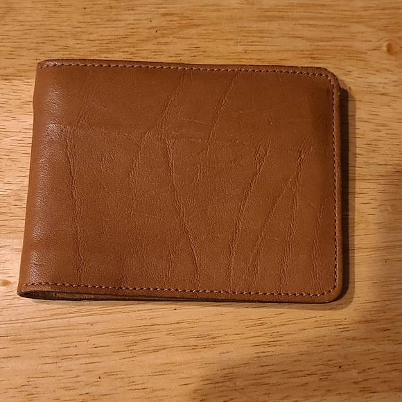 Classic Brown Leather Wallet - Picture 1 of 5